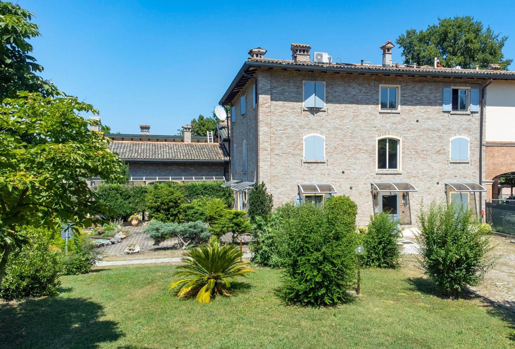 Residence Antico Borgo Modena Eksteriør bilde
